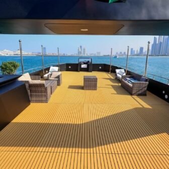 House Boat - Image 4