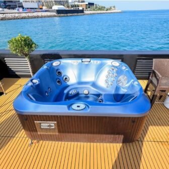 House Boat - Image 2