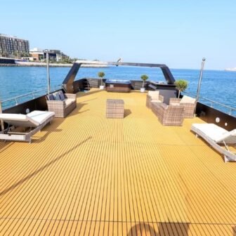 House Boat - Image 3