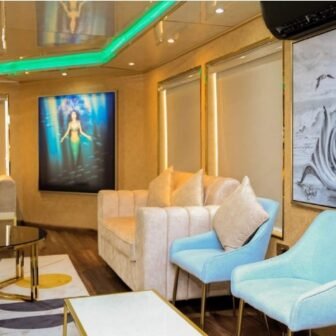 House Boat - Image 9